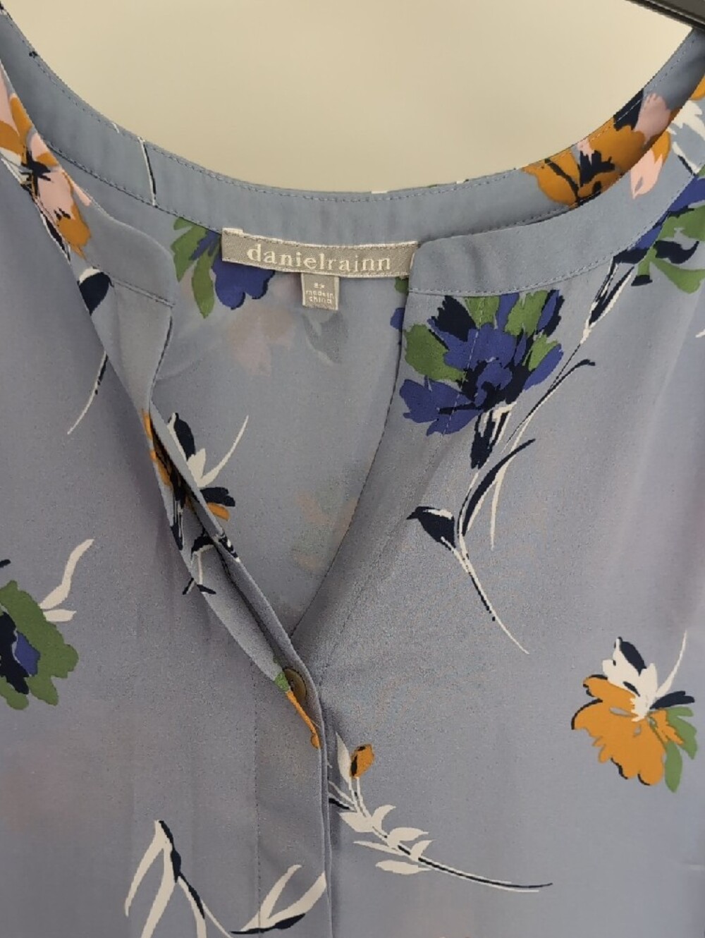 Daniel Rainn Slate Blue Floral Sleeveless V-Neck Camisole - Picture 4 of 5